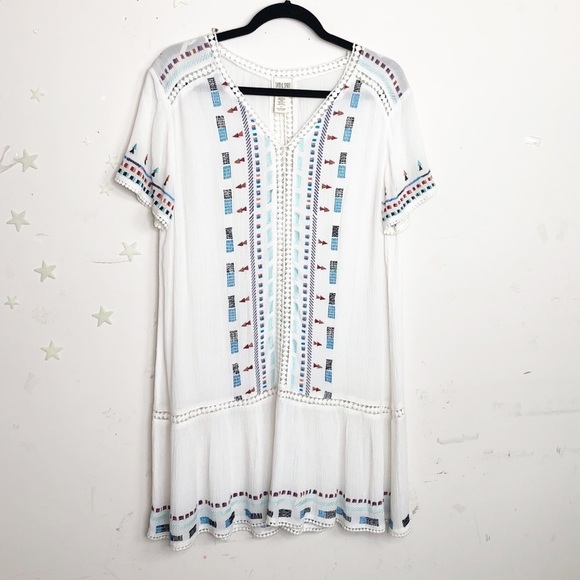 SAND & Spirit white embroidered coverup - Picture 3 of 9